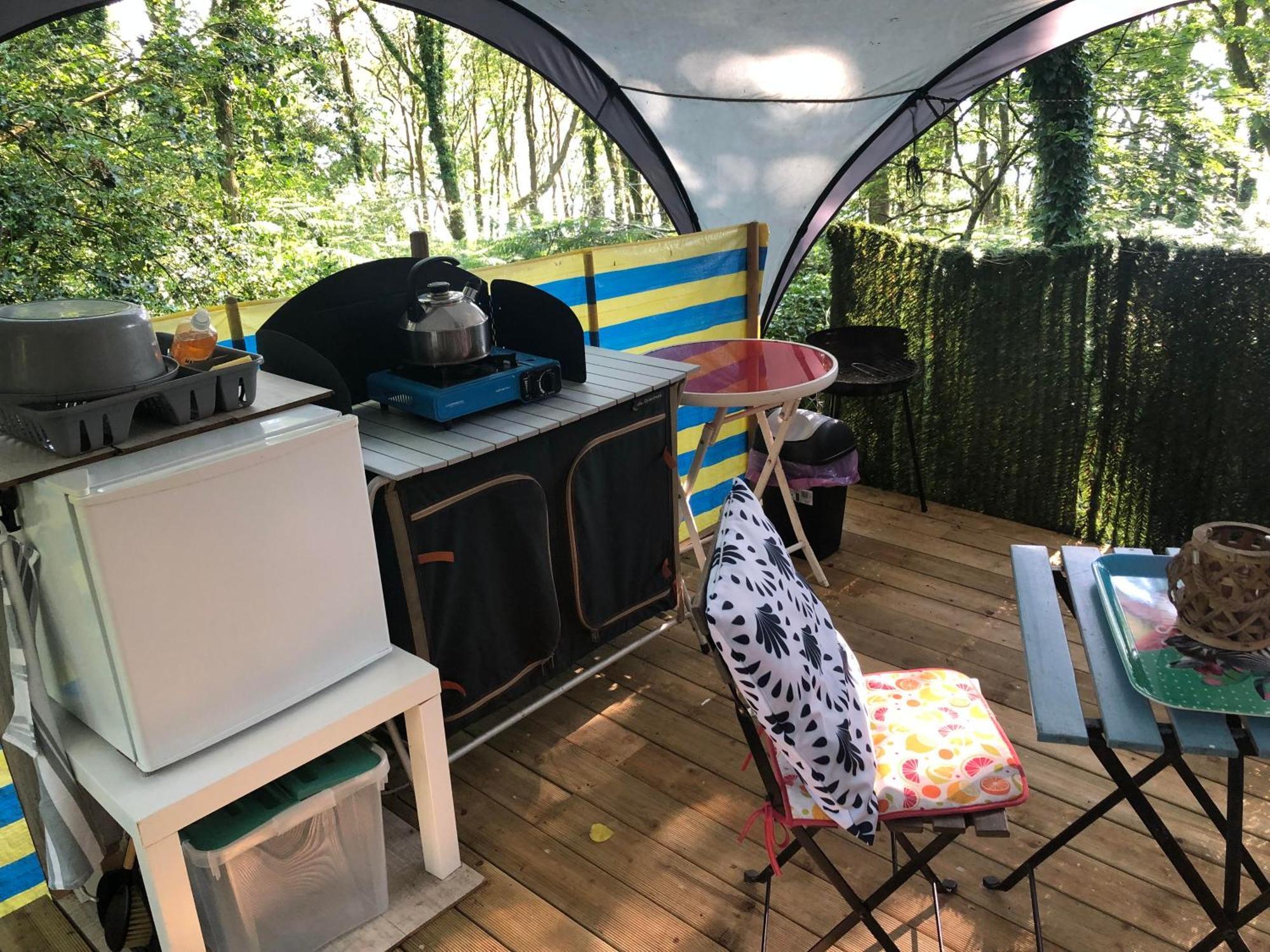 Camping Au Lac Du Drennec Glamping Tent Commana Ngoại thất bức ảnh